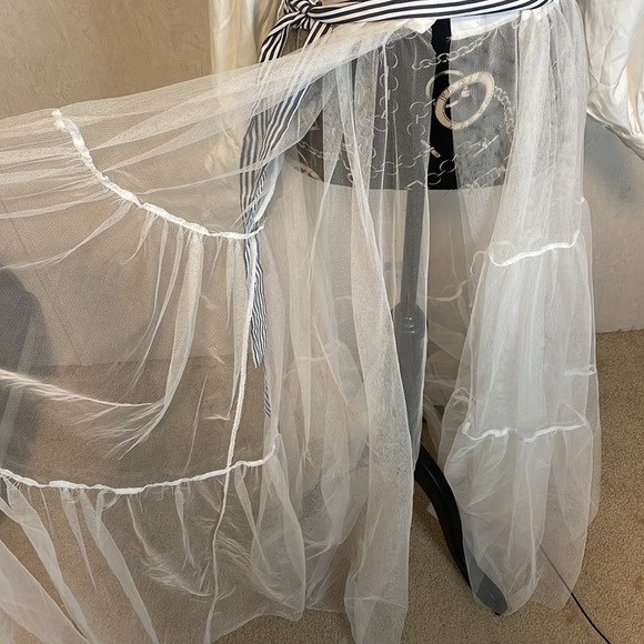 SHOW Me Your MuMu White Cotton Mesh Skirt Unicollar Button Up Pirate Sleeves OS - Picture 3 of 9